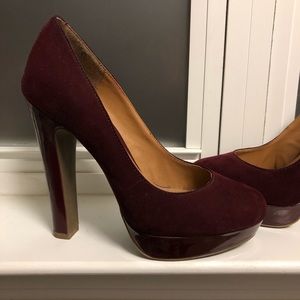 Burgundy velvet pumps